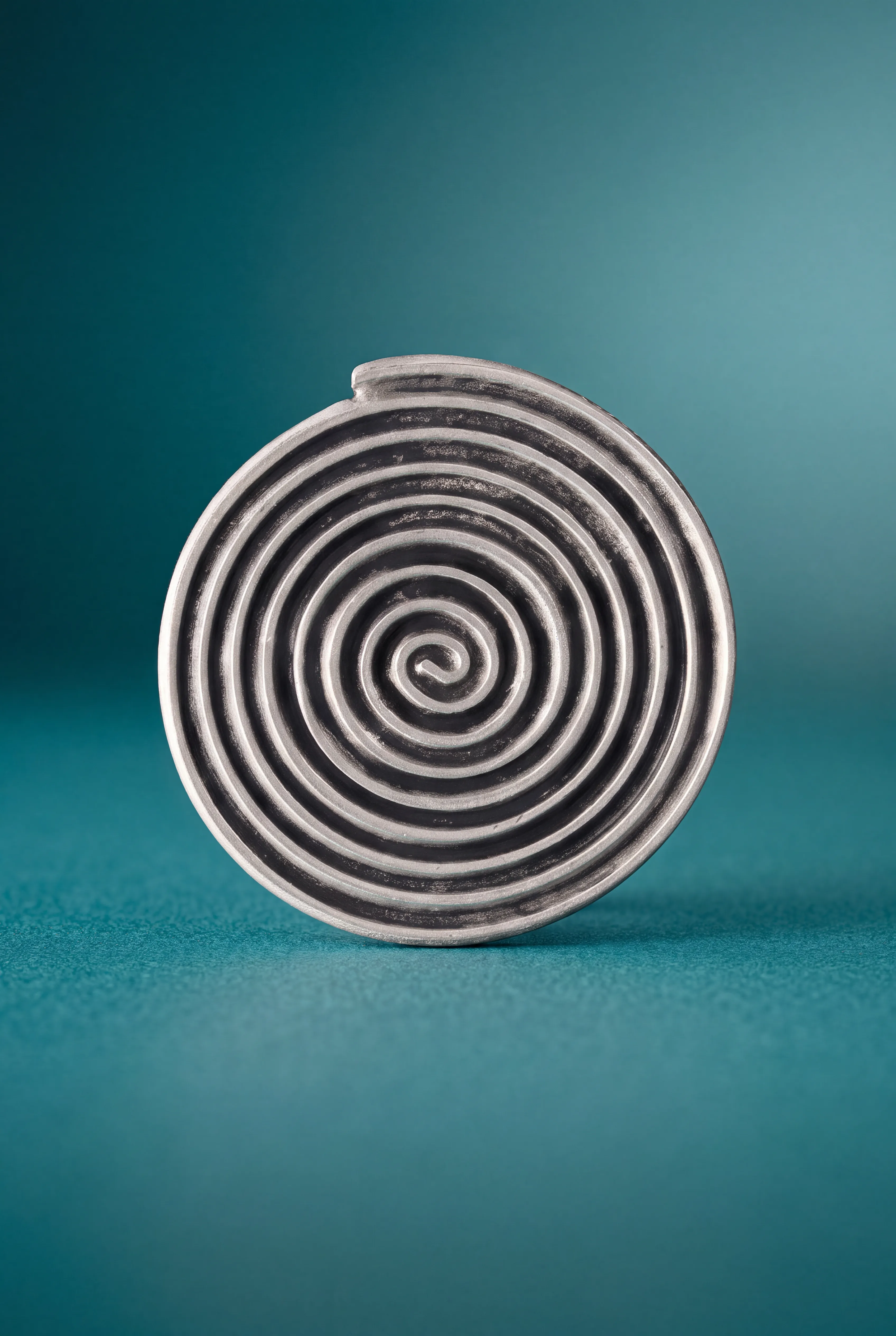 BROOCH