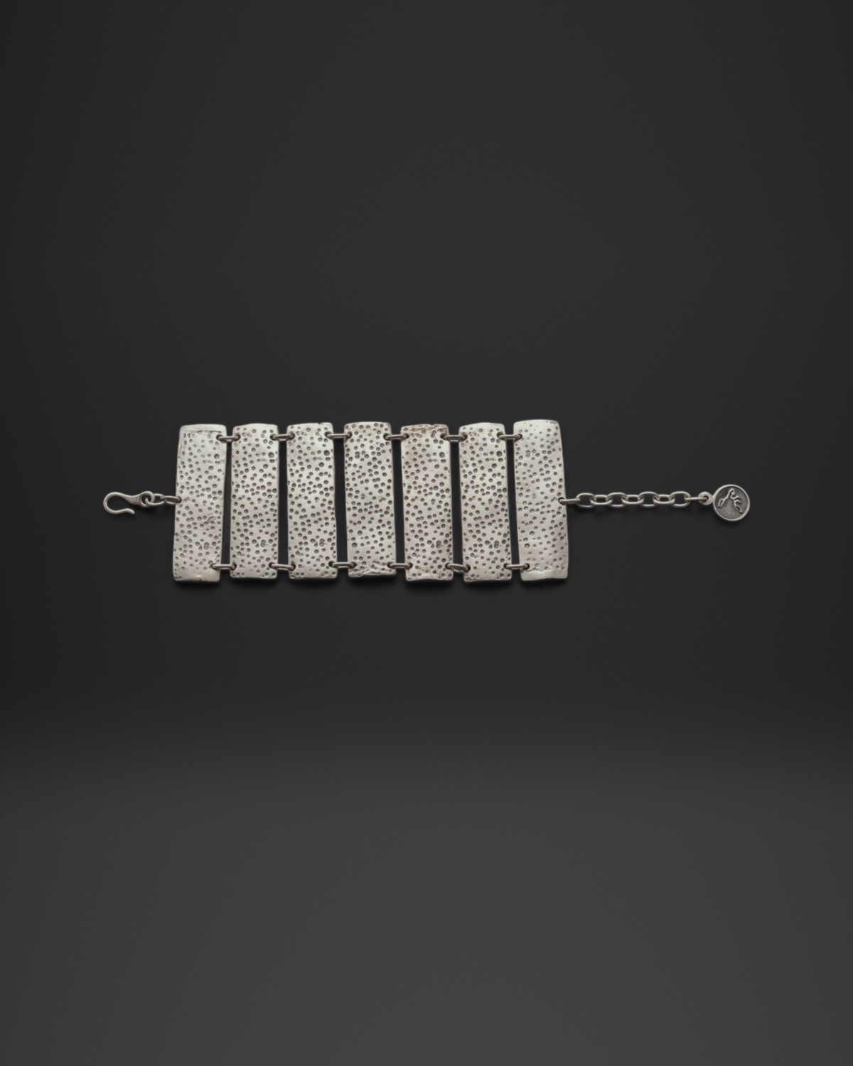 Pitted Vertical Plate Bracelet