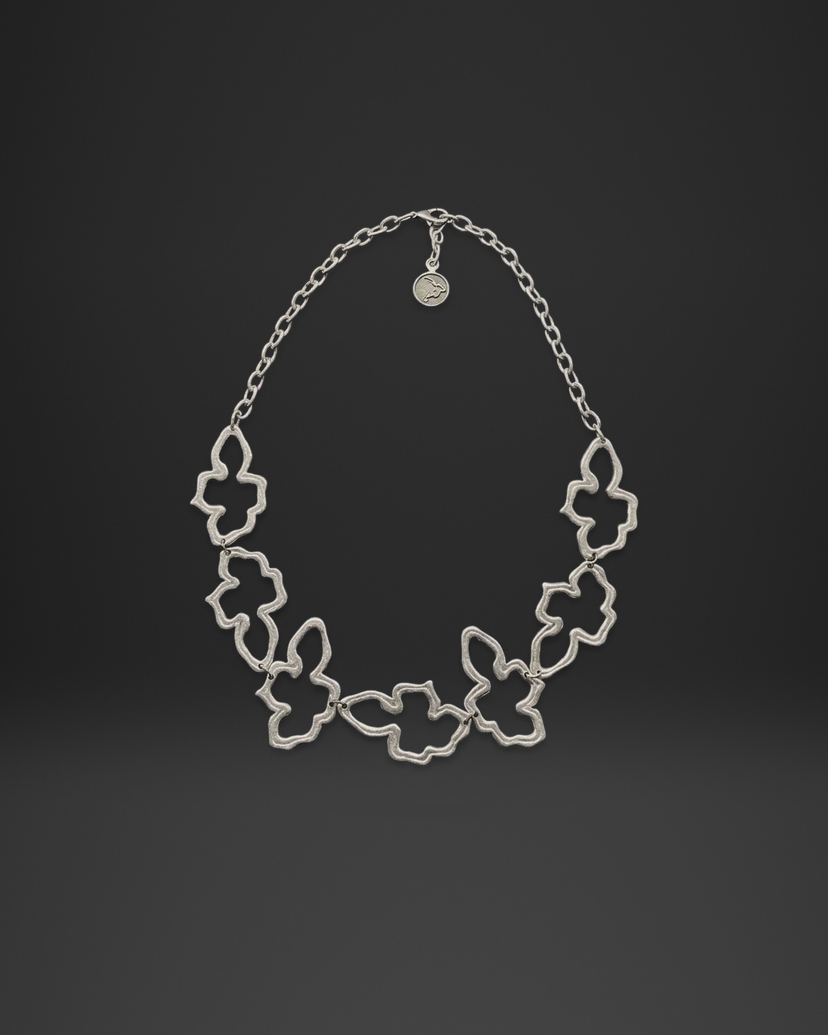 Openwork Leaf Outline Choker Necklace