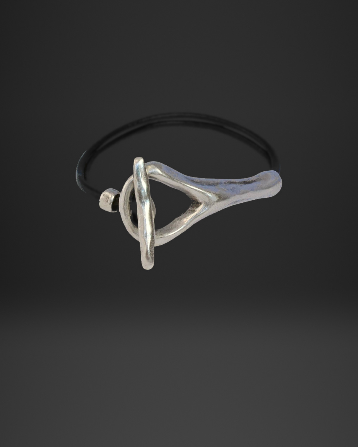 Sculpted Toggle Ring Black Leather Bracelet