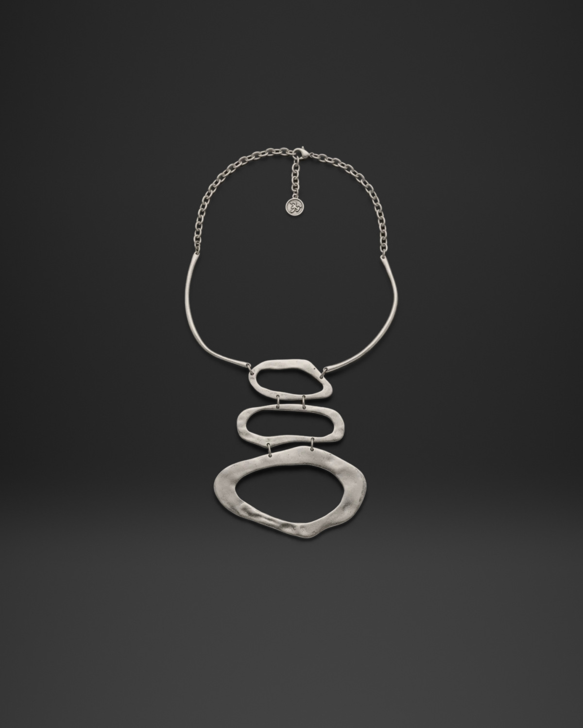 Triple Hammered Loop Pendant Necklace