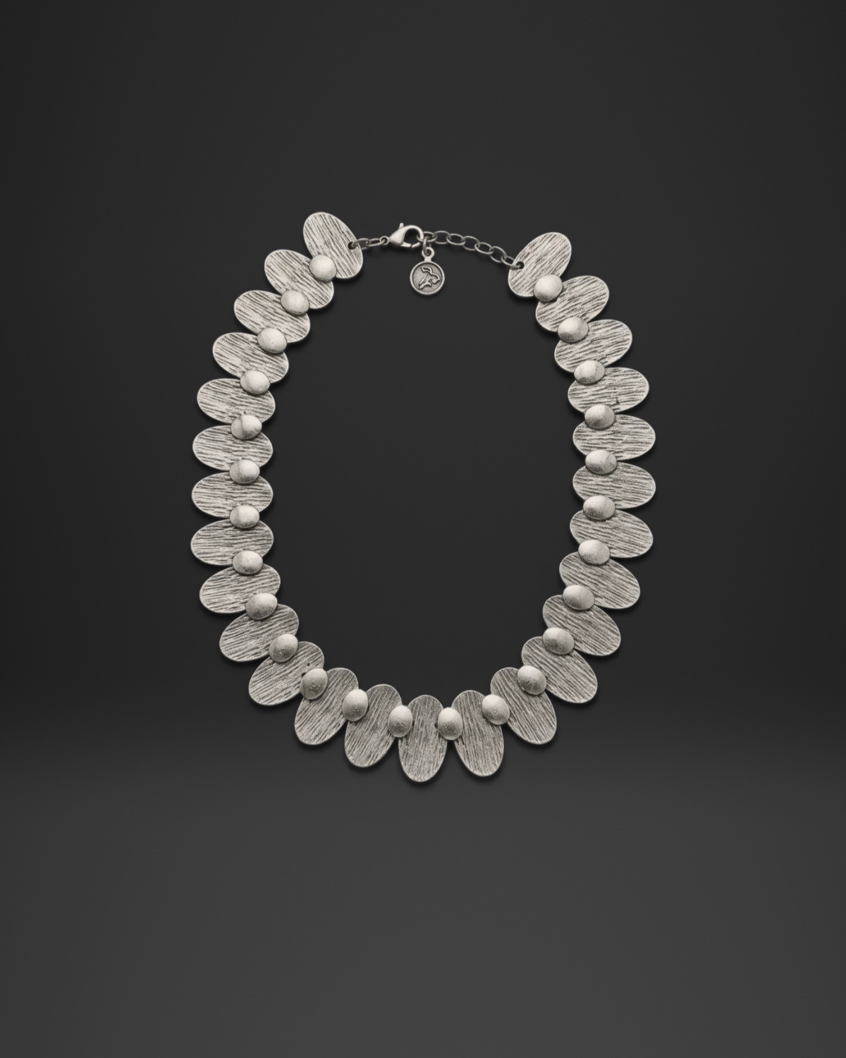 Ribbed Oval Ball Collar Necklace