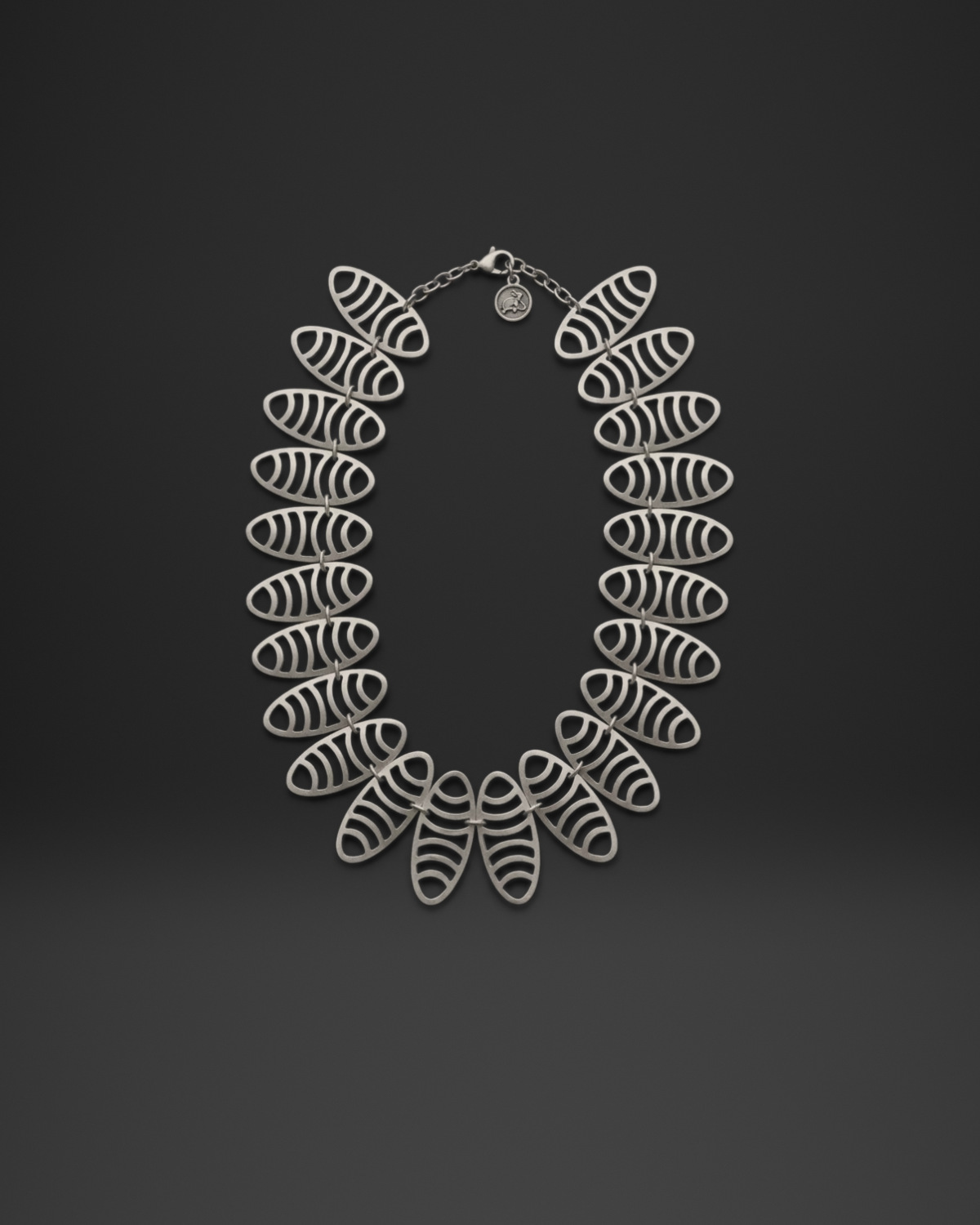 Striped Oval Link Collar Necklace