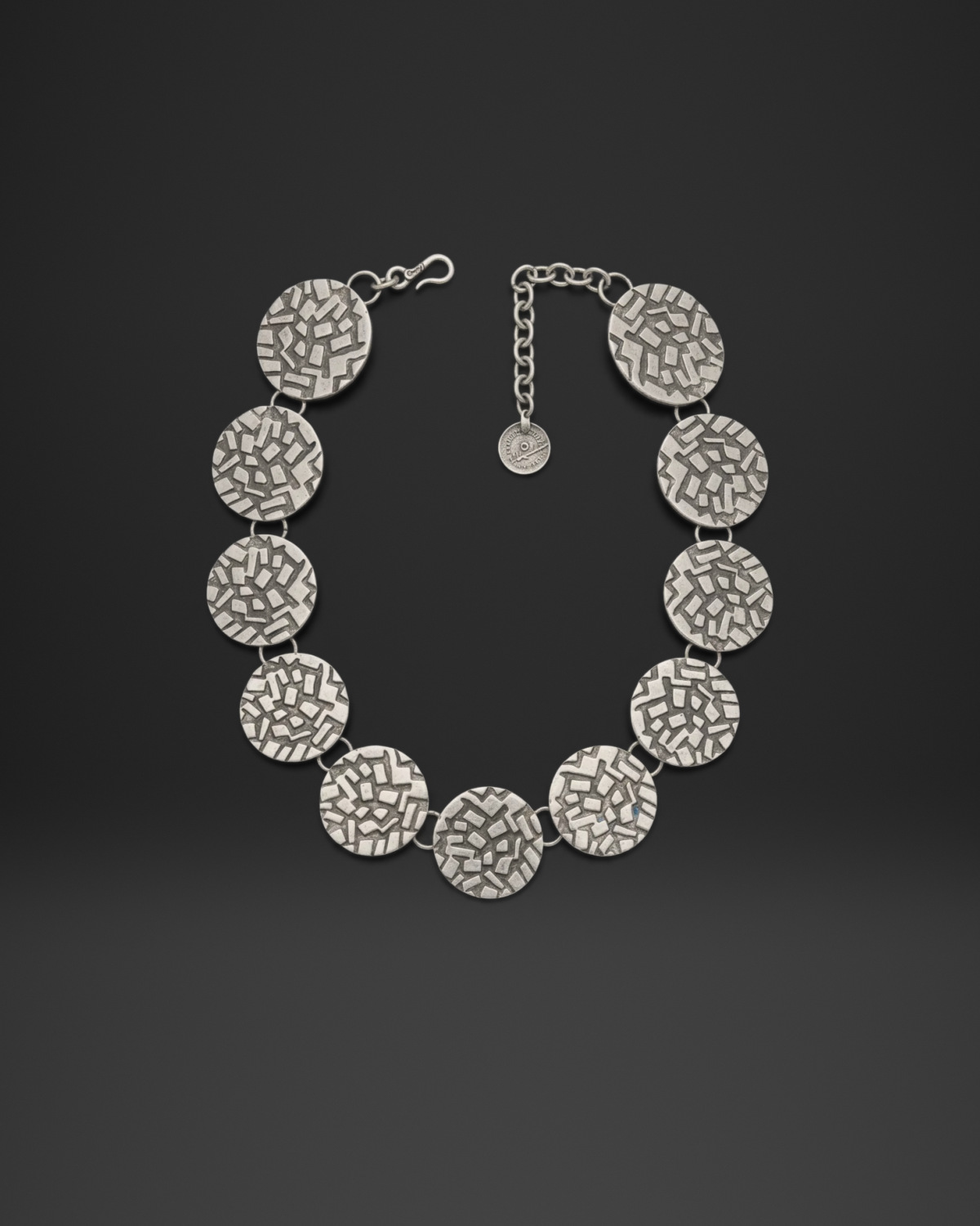 Stick Pattern Disc Link Necklace