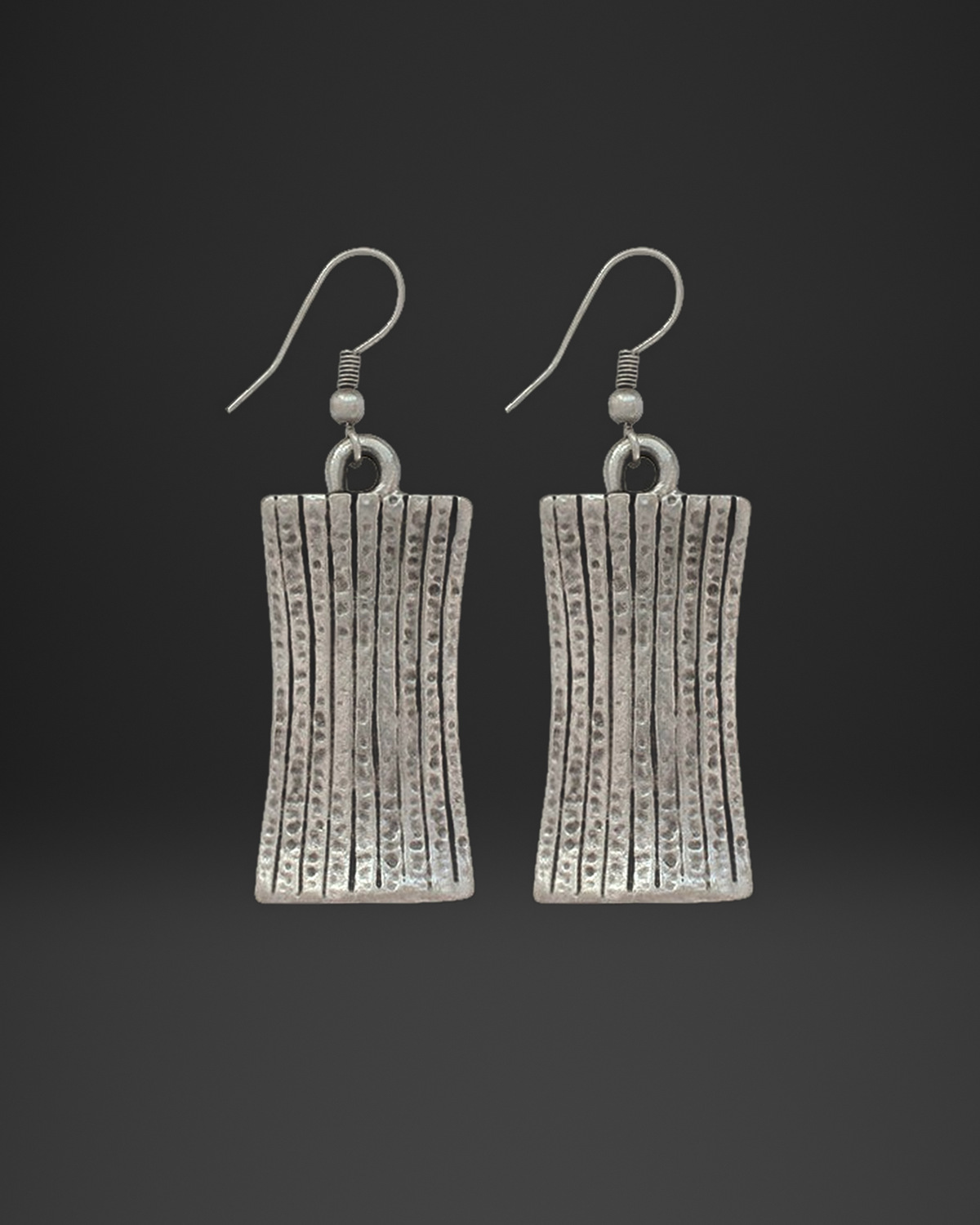 Ribbed Hourglass Plate Earrings
