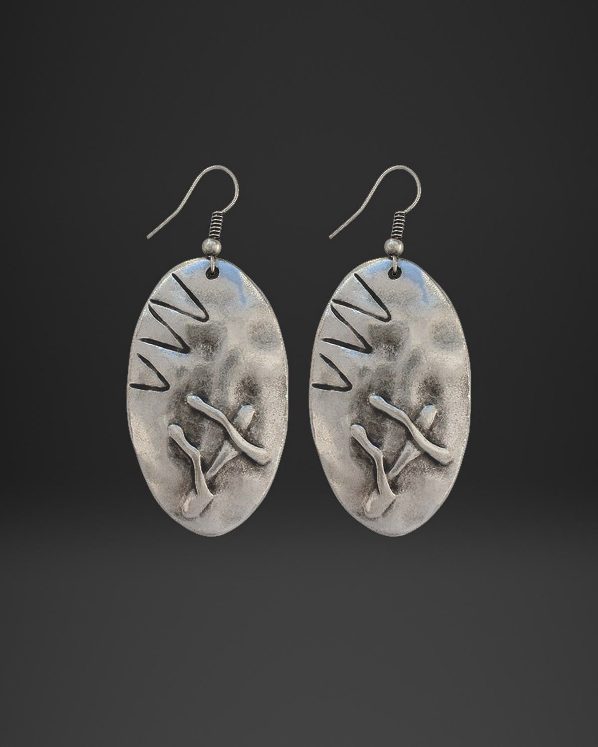 Scratched Line Oval Earrings