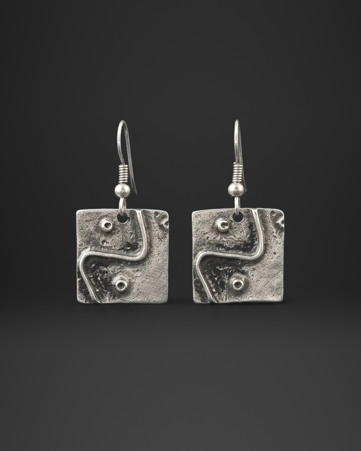 Wave Line Dot Square Earrings