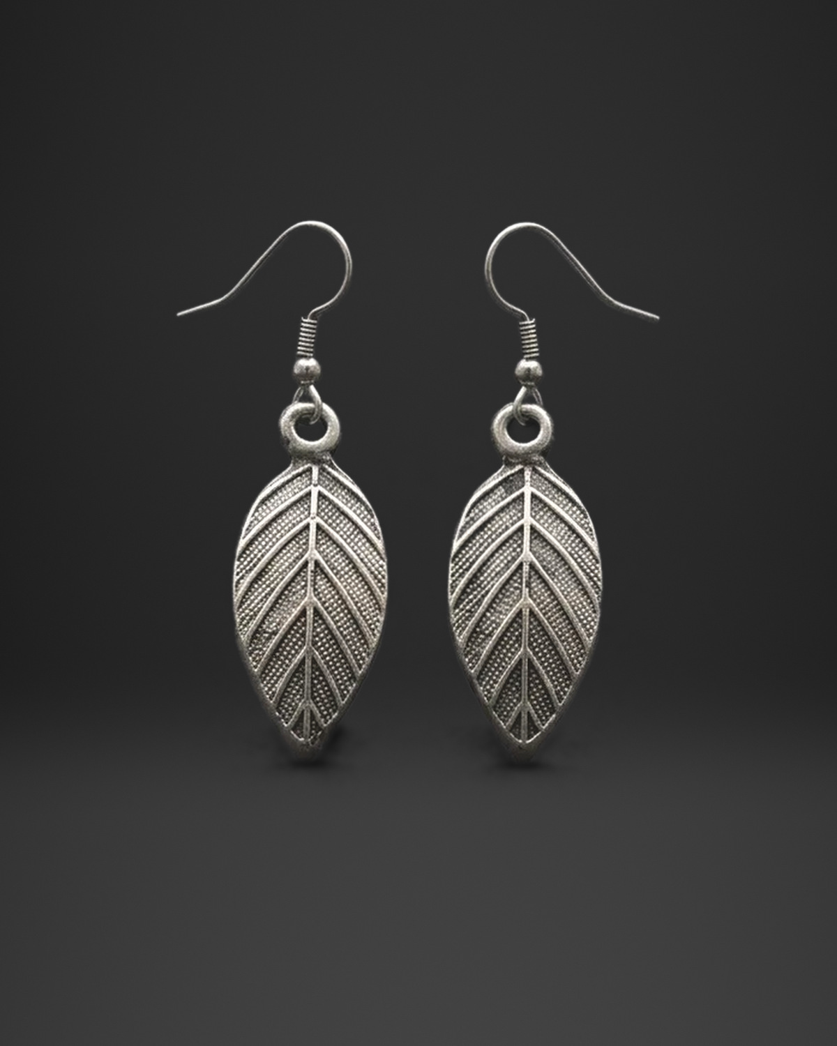 Dotted Vein Leaf Earrings
