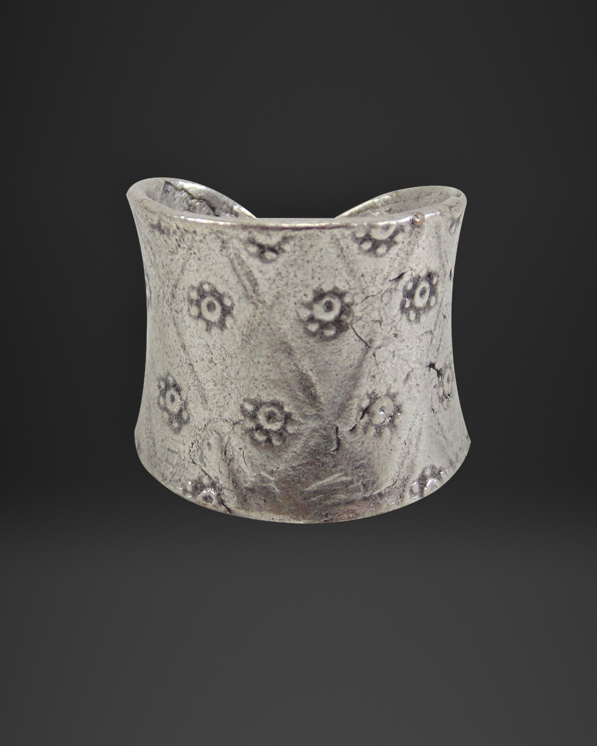 Stamped Daisy Saddle Ring