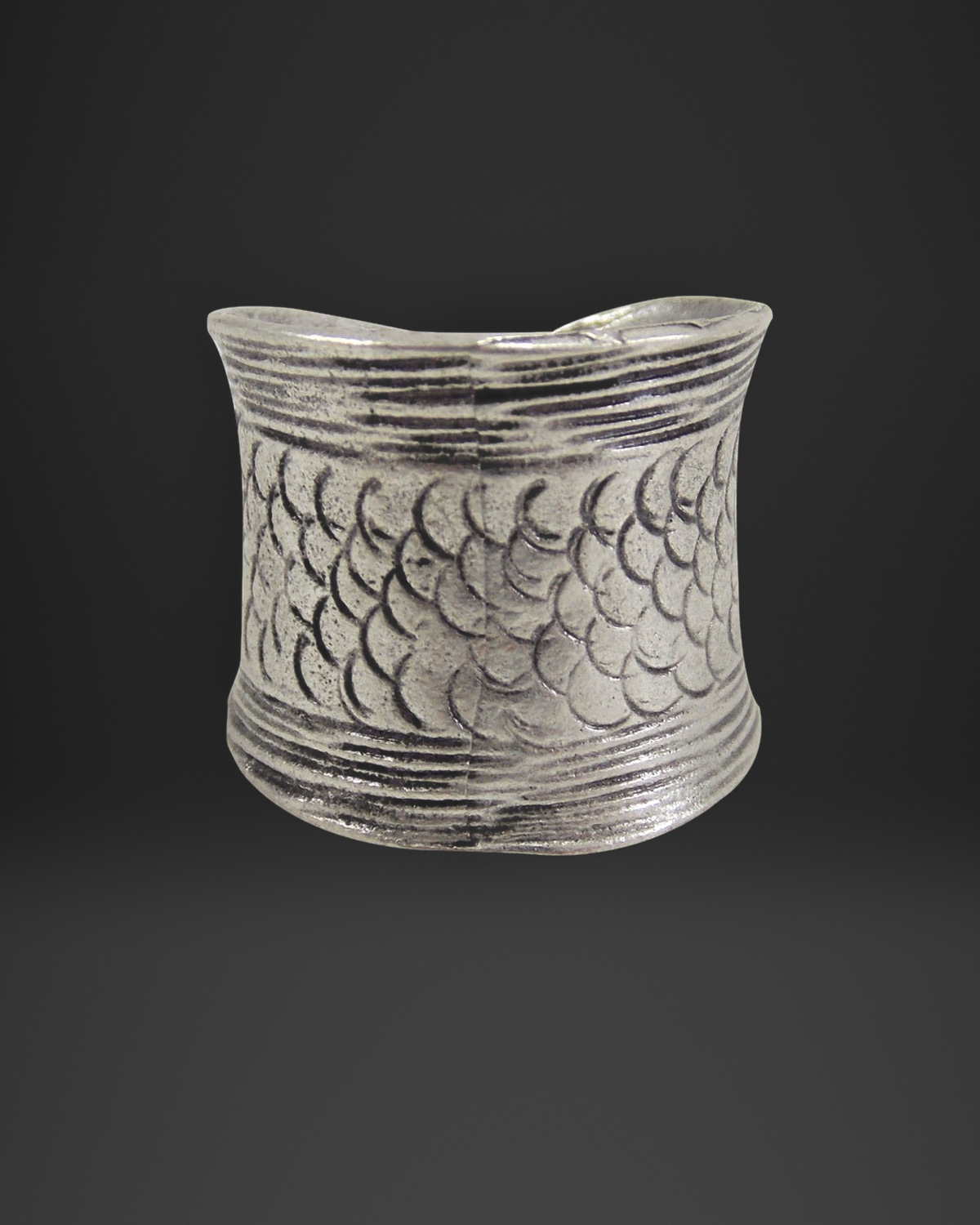 Fish Scale Saddle Ring