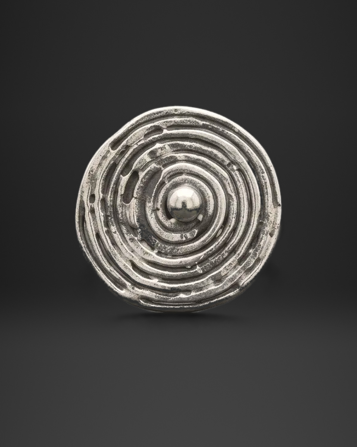Spiral Path Ball Center Ring