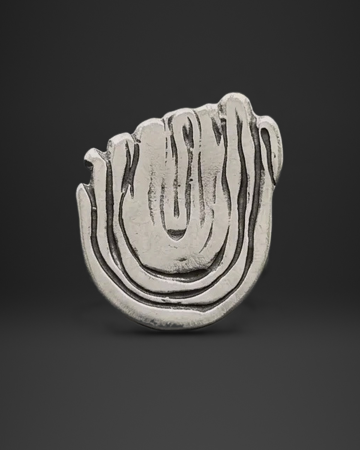 Wavy Line Fan Ring