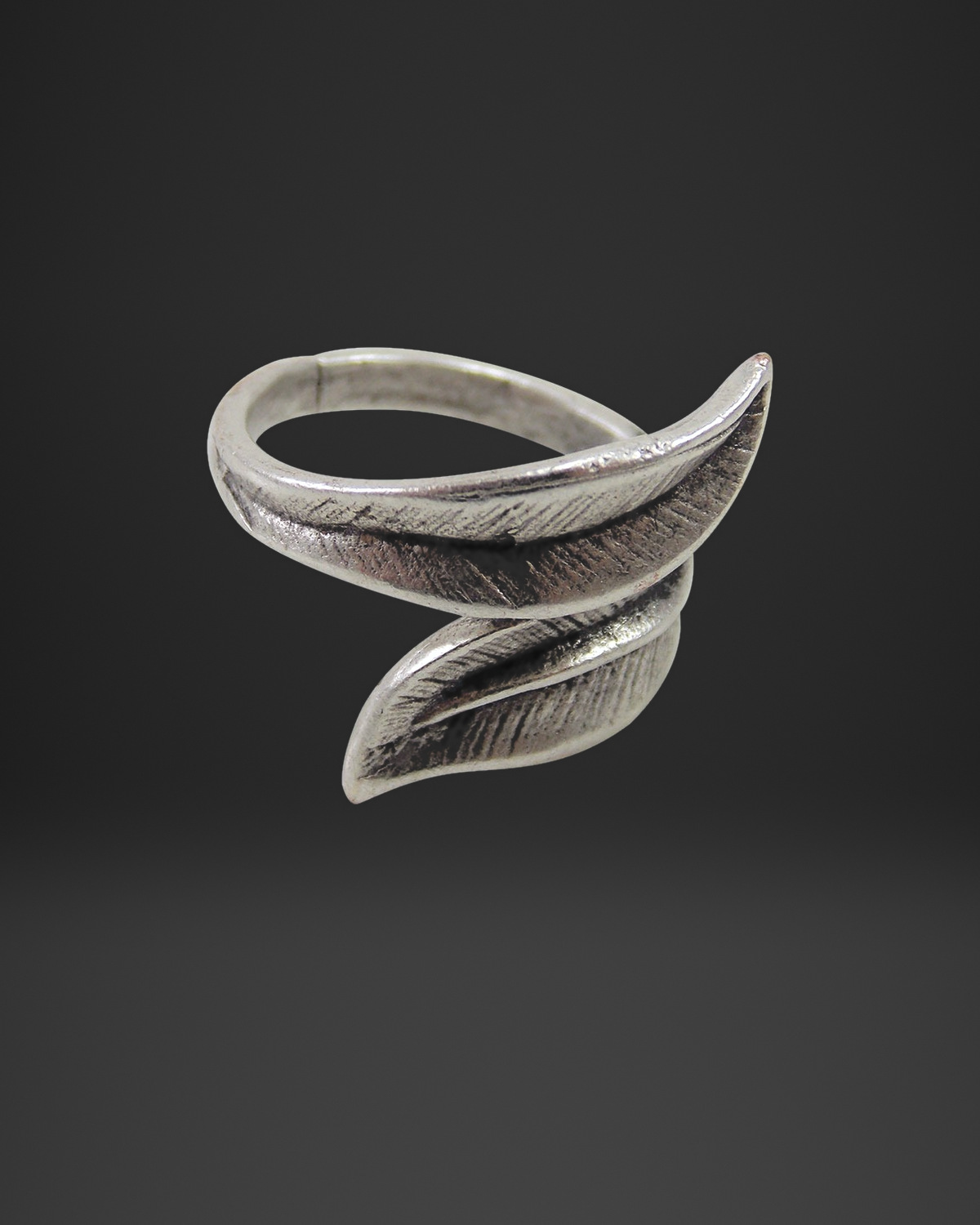 Brushed Leaf Bypass Ring