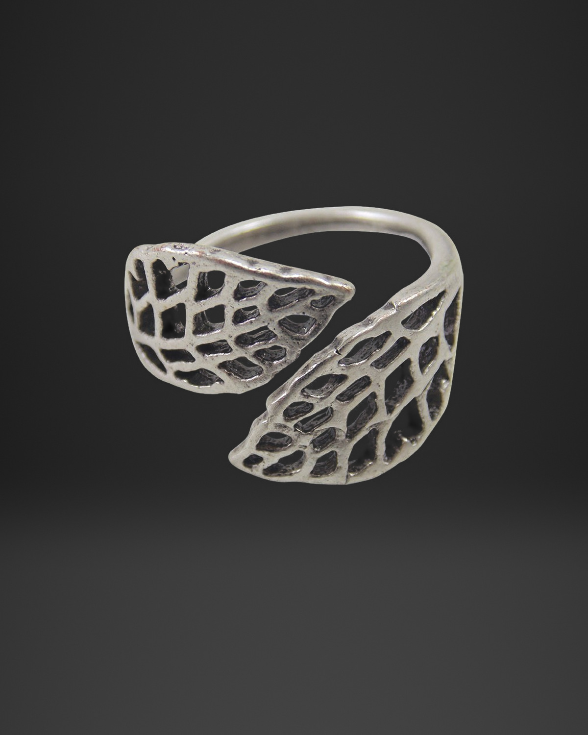 Veined Leaf Openwork Bypass Ring