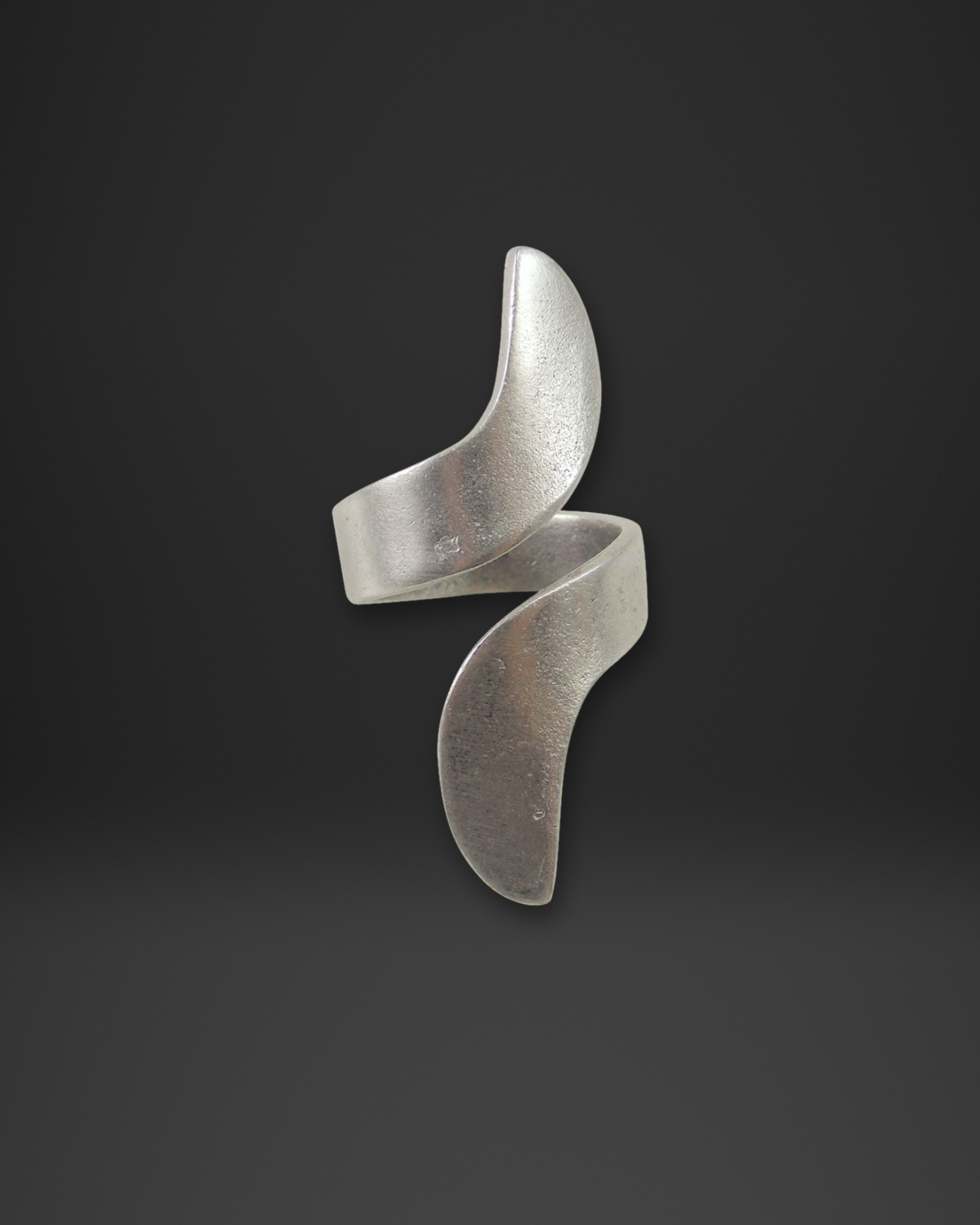 Folded Ribbon Wave Ring